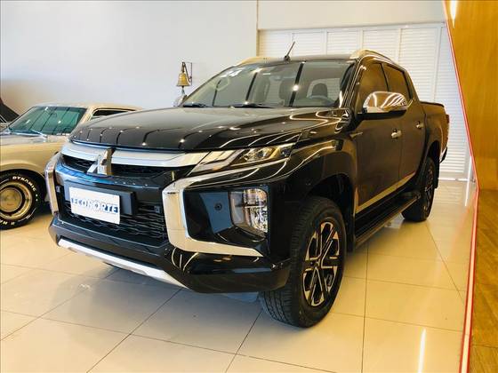 MITSUBISHI L200 TRITON 2.4 16V TURBO DIESEL SPORT HPE-S CD 4P 4X4 AUTOMÁTICO
